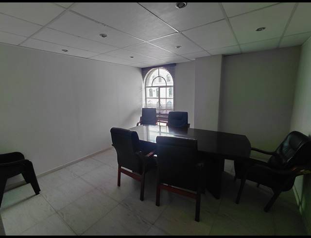 138M² OFFICE TO LET IN GRAND CENTRAL